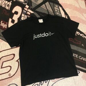 Vintage 90s Nike just do it tee